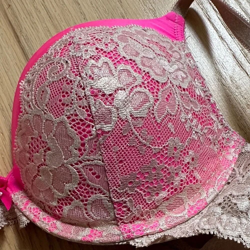 Victoria's Secret Hot Pink and Cream Lace Bra - Picture 5 of 5